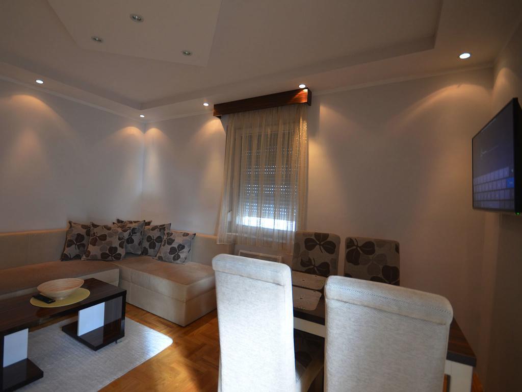 Apartmani Md ซลาตีบอร์ ภายนอก รูปภาพ