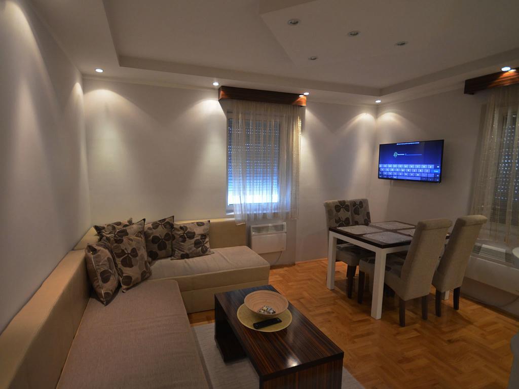 Apartmani Md ซลาตีบอร์ ภายนอก รูปภาพ