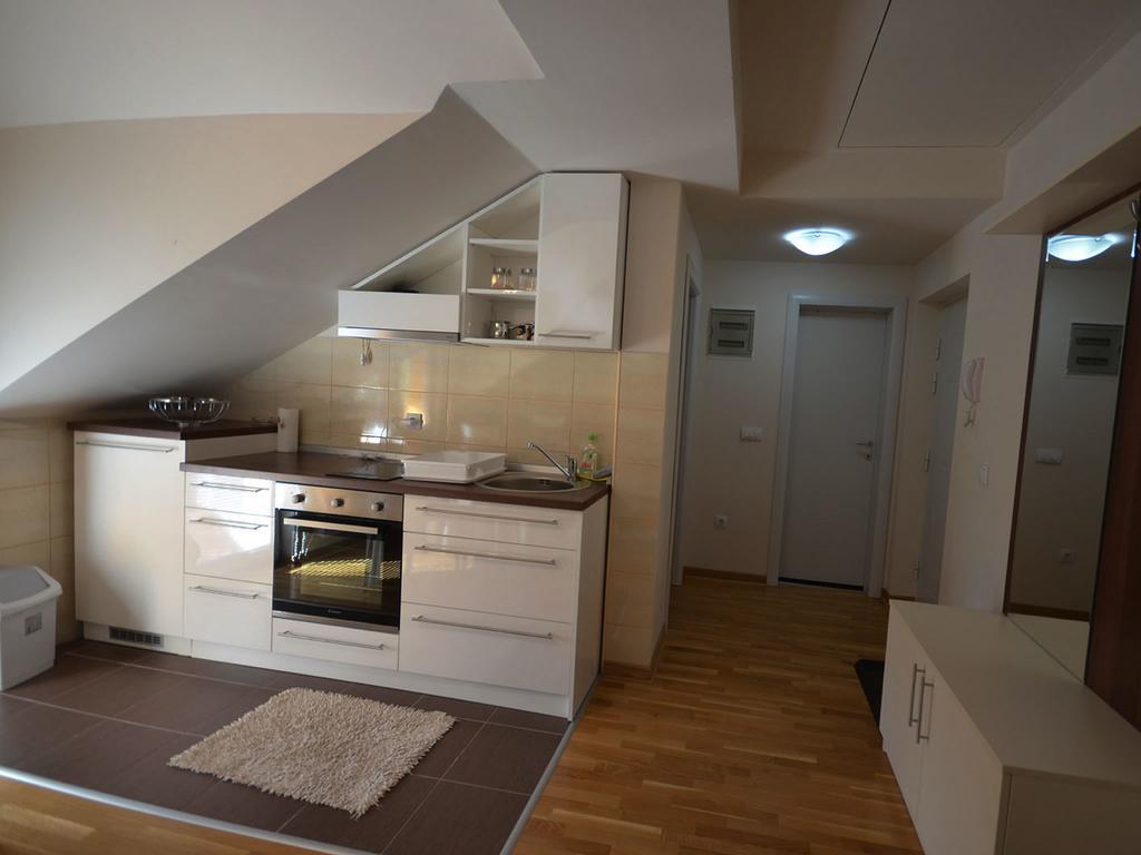 Apartmani Md ซลาตีบอร์ ภายนอก รูปภาพ
